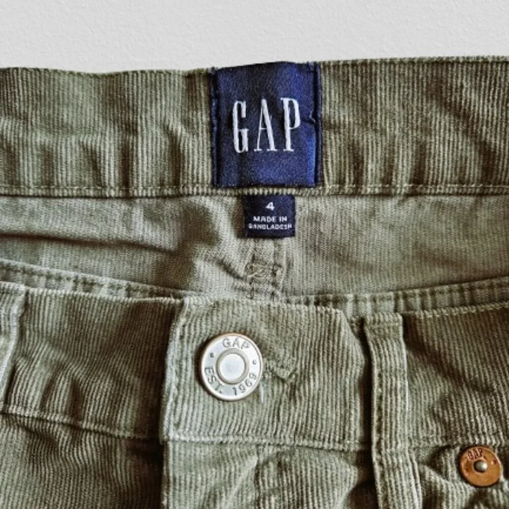 GAP Womens Olive Green Corduroy Cut Off Shorts size 4 - Picture 3 of 5